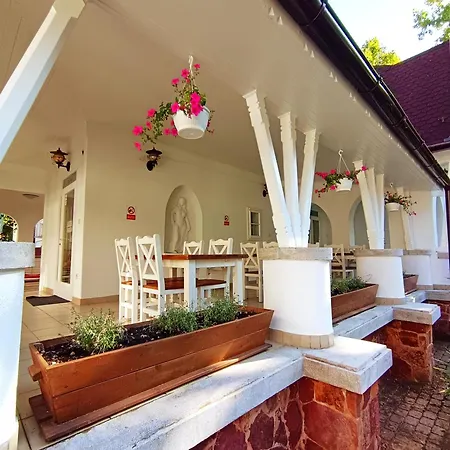 Hotel Partvilla Balatonboglár