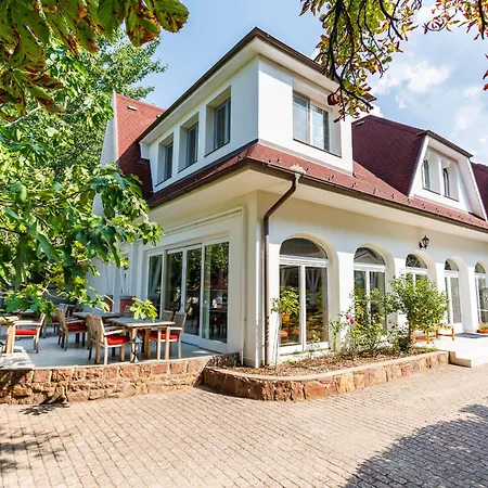 Hotel Partvilla 2*